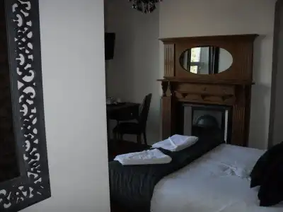 Number One Hundred B&B - 2