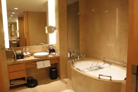 InterContinental Shanghai Expo by IHG - 9