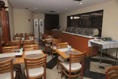London Class Suites - 18