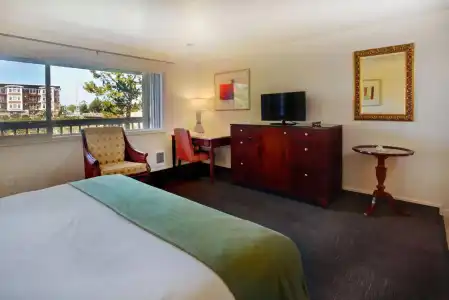 Coast River Inn by OYO Seaside - 5