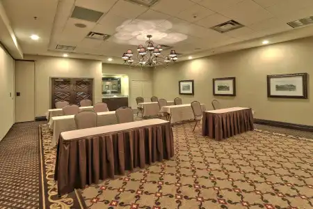 Hilton Garden Inn Las Cruces - 21