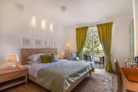 The Lynden Grove - 26