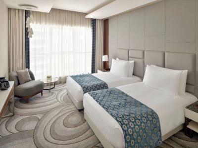 Mövenpick Apartments Downtown Dubai - 3