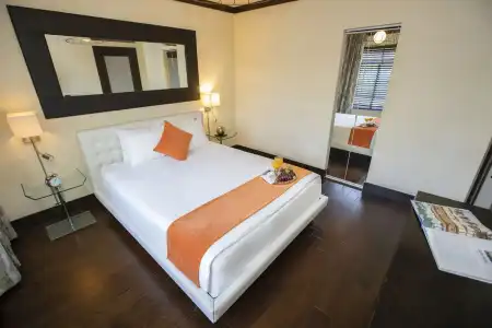 Lincoln Arms Suites - 5