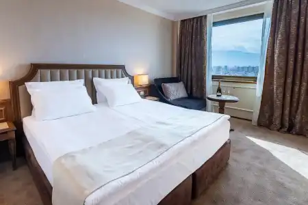 Astoria Grand - 1