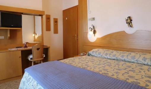 Belvedere & Paradise Club Center - 38