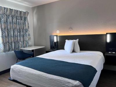 Motel 6 Bakersfield, CA - South - 64