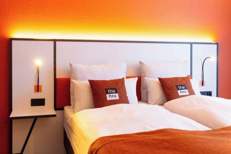 Holiday Inn - the niu, BLADE SOLINGEN by IHG - 37