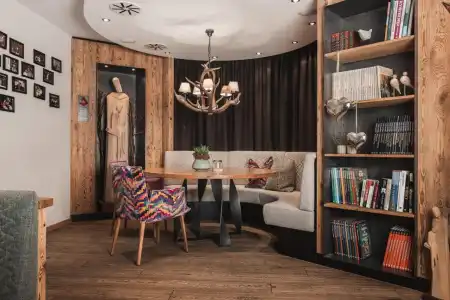 Anthony's Life & Style - 12