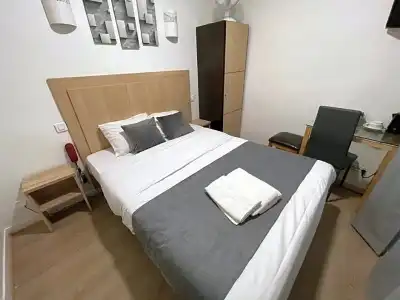 Hôtel De Bordeaux - 79