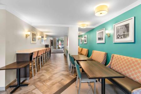 Best Western Plus Montreal - 10