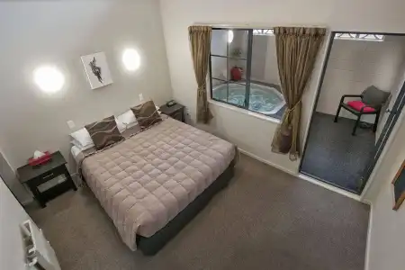 Sport of Kings Motel - 19