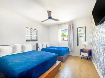 Hollywood Beachs - 184