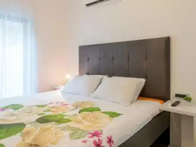 Windrose Apartments - 121