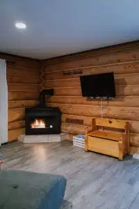Glacier House Resort - 87