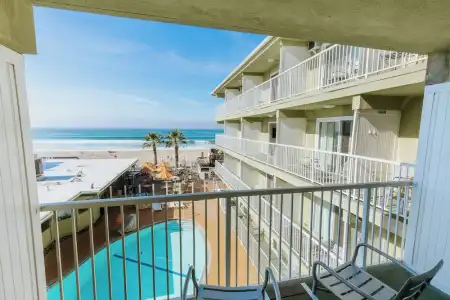 Surfer Beach - 88