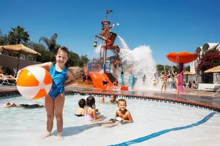 Howard Johnson by Wyndham Anaheim and Water Playground - 15