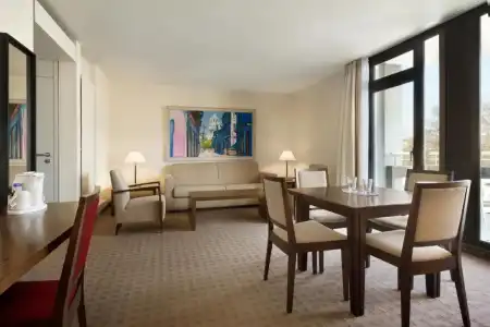 Ramada by Wyndham Nuernberg Parkhotel - 30
