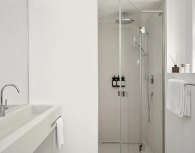 Bob W Munich Schwabing - 28