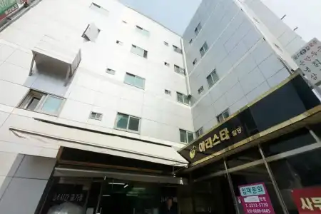 TRIPSTAY Myeongdong - 0