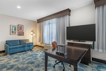 Hampton Inn & Suites Bend - 57