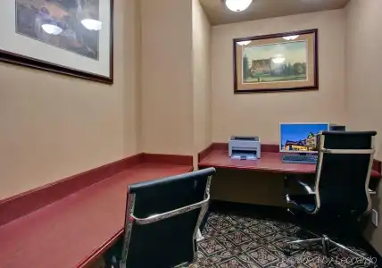 Holiday Inn Express & Suites Calgary S-Macleod Trail S by IHG - 14