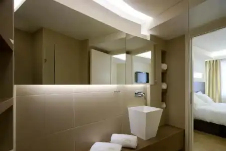 O&B Athens Boutique - 62