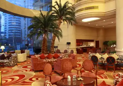 Holiday Inn Shanghai Nanjing Road - 1