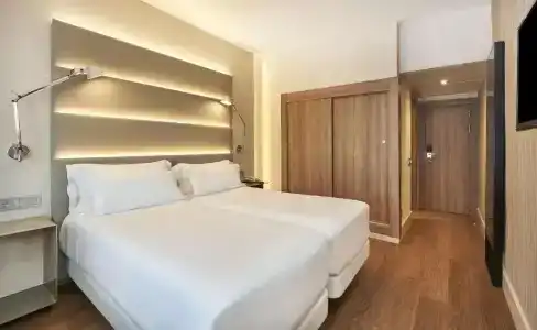 NH Sants Barcelona - 60