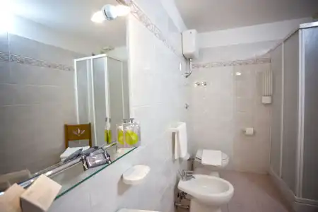 Sisters Hostel - 9