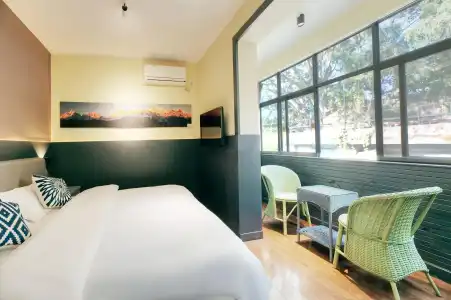 Upland International Youth Hostel - 4