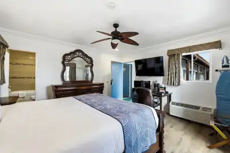 Sunset Motel - 135