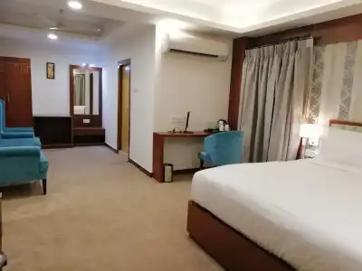 Emirates - 51