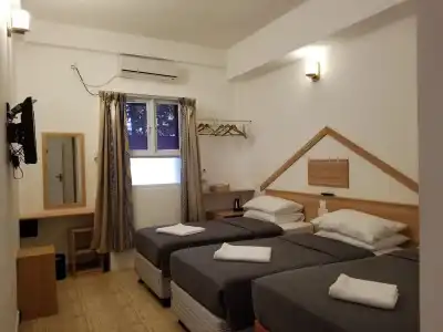 Nomadic Inn - 4