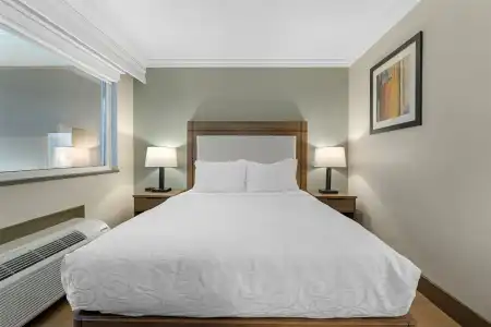 Best Western Plus Burnaby - 29