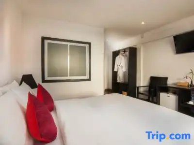 Apsara Centrepole - 106