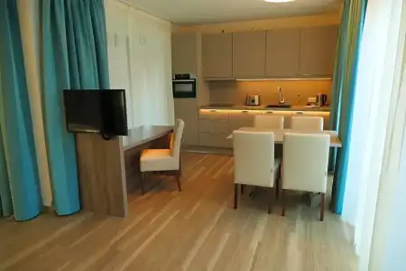 Meyn's Apartments & - 22