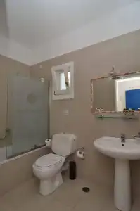Dolphin Bay Seaside Resort & Suites - 8