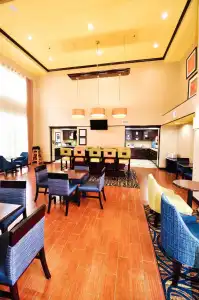 Hampton Inn & Suites Louisville East - 23