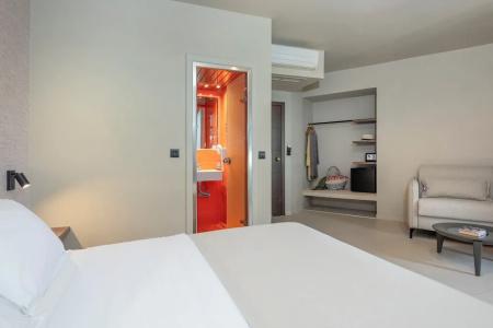 Hotel - 137