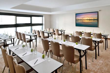 Mövenpick Apartments Downtown Dubai - 40