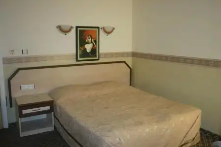 Kleopatra Saray - 20