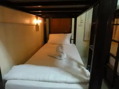 Seventeen Hostel - 17