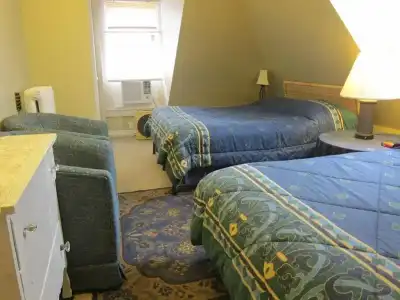 Bonnevue Manor Bed & Breakfast - 2