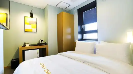Grid Inn - 28