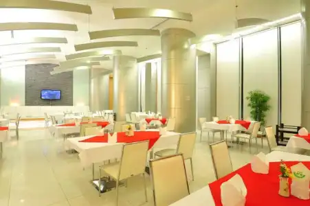 Mayflower Grande - 17