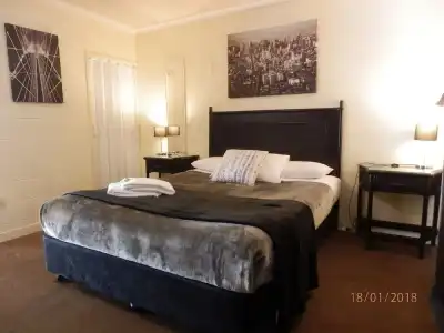 Flying Spur Motel - 31