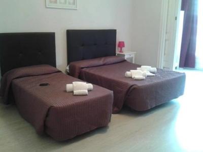 Hostal Balmes Centro - 56