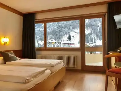 Crystal Engelberg - 55