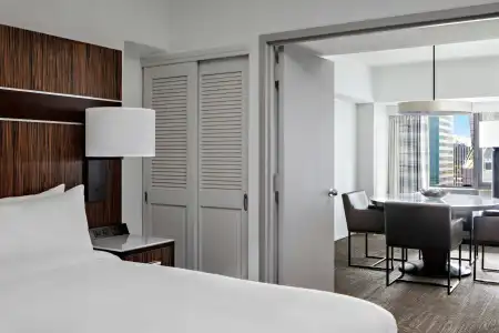 New York Marriott Marquis - 27